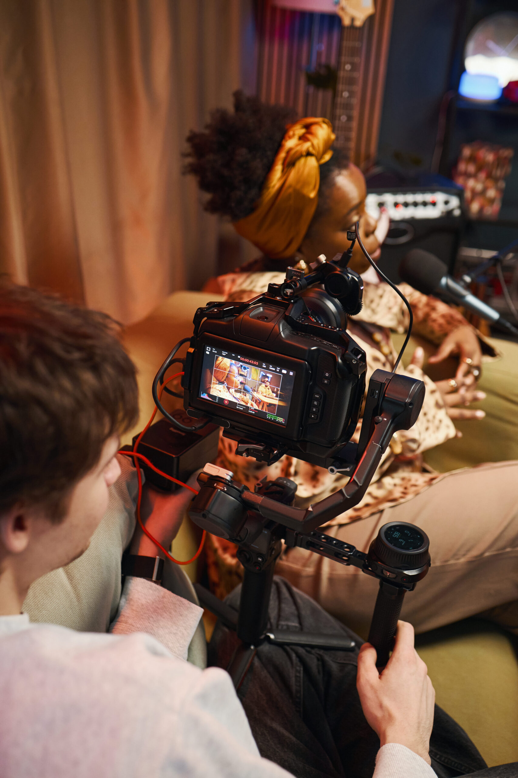 two-people-using-professional-camera-equipment-ind-2026-03-25-06-49-45-utc (1) two-people-using-professional-camera-equipment-ind-2026-03-25-06-49-45-utc (1)